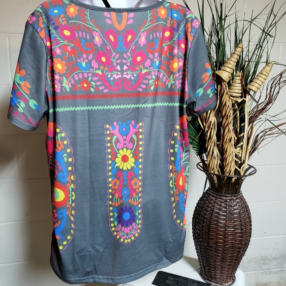 Colorful Tshirt - Picture 3 of 4